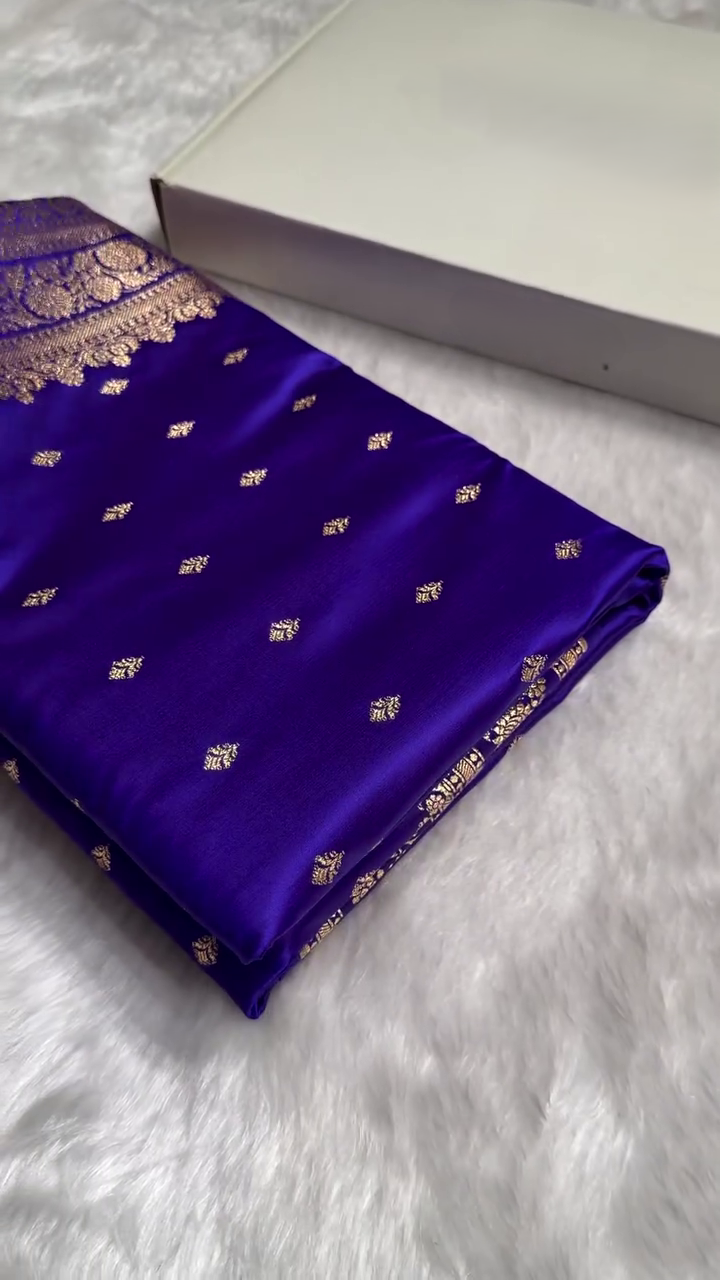 インドシルクサリーブルー& ゴールド Royal Blue Satin Silk Saree with Intricate Golden Zari Border and