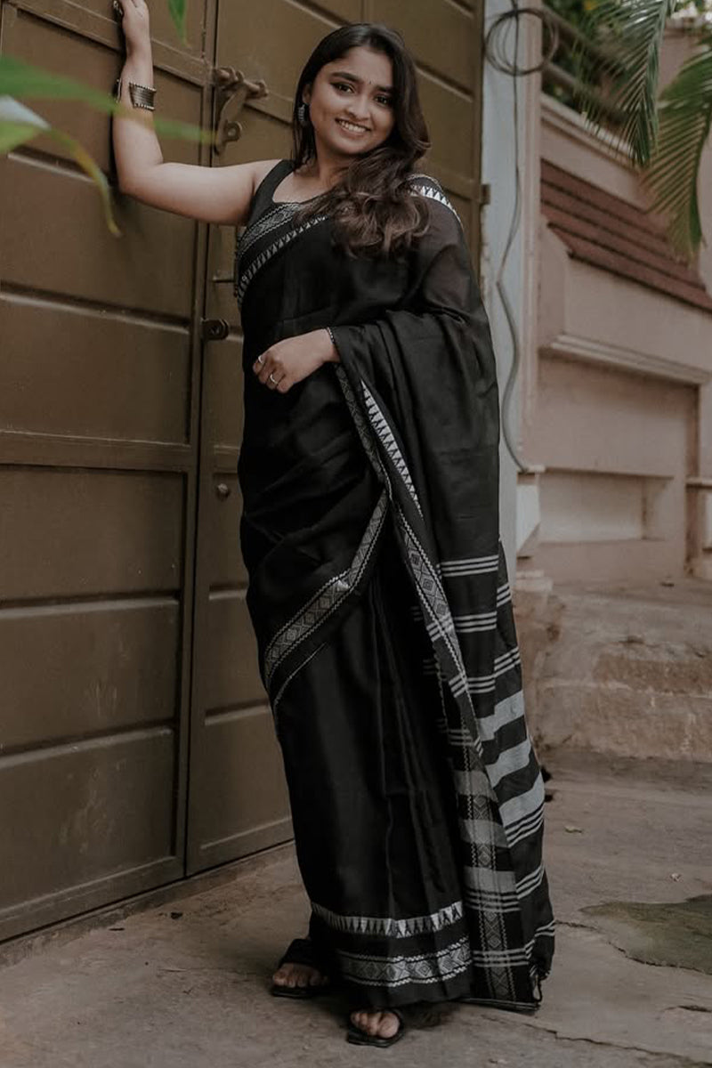 Posh Black Cotton Silk Saree With Lissome Blouse Piece