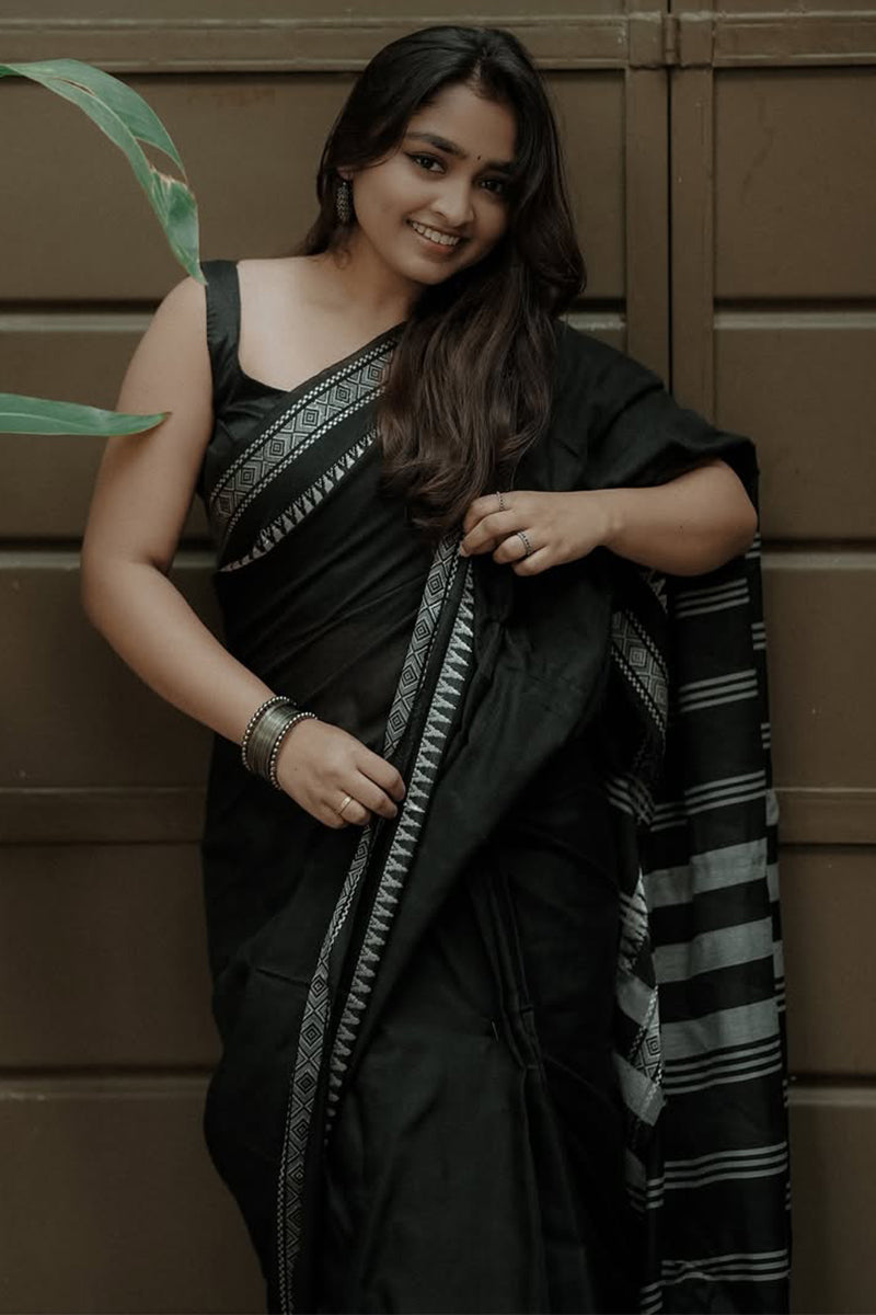 Posh Black Cotton Silk Saree With Lissome Blouse Piece