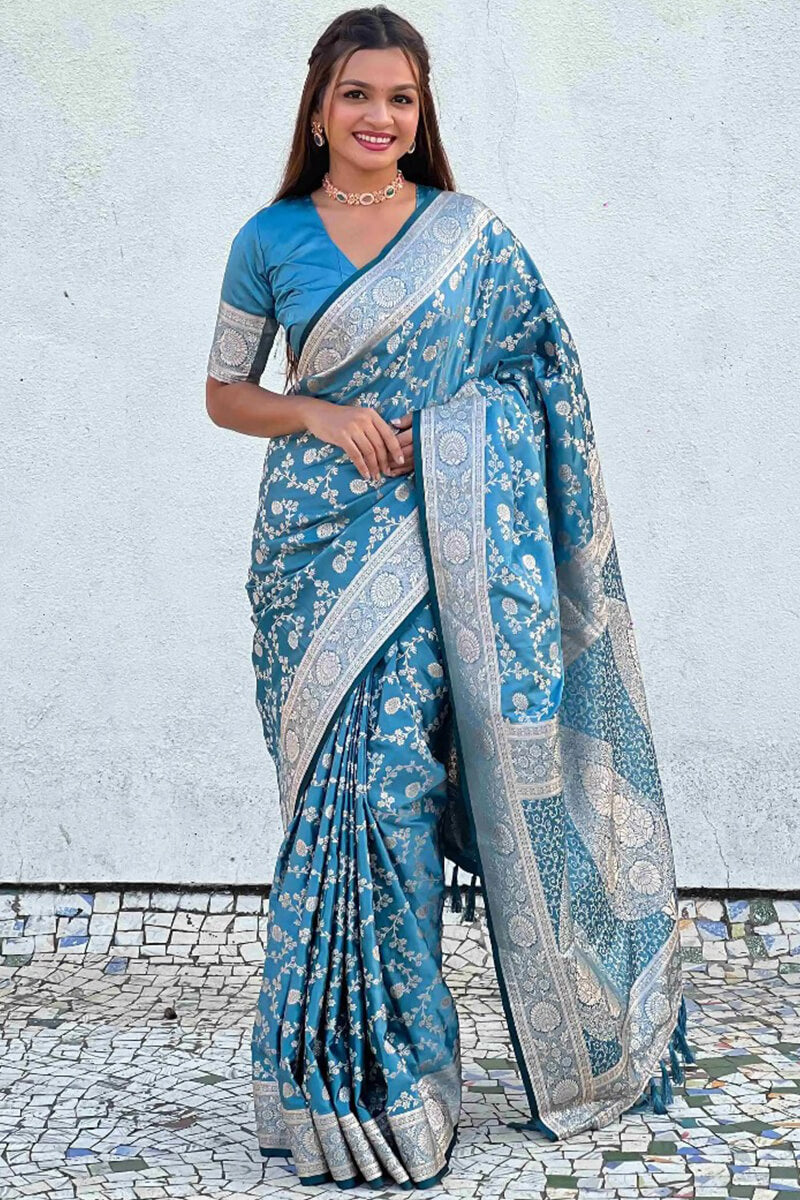 Delightful Firozi Soft Silk Saree With Petrichor Blouse Piece