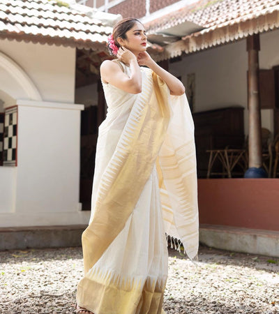Wonderful Off White Soft Silk Saree With Amazing Blouse Piece