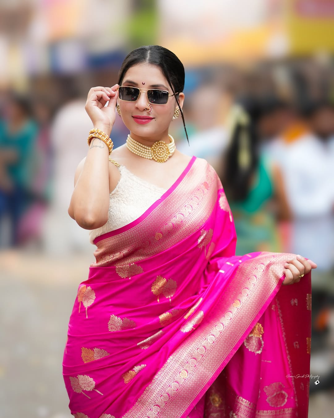 Nemesis Dark Pink Soft Silk Saree With Fugacious Blouse Piece