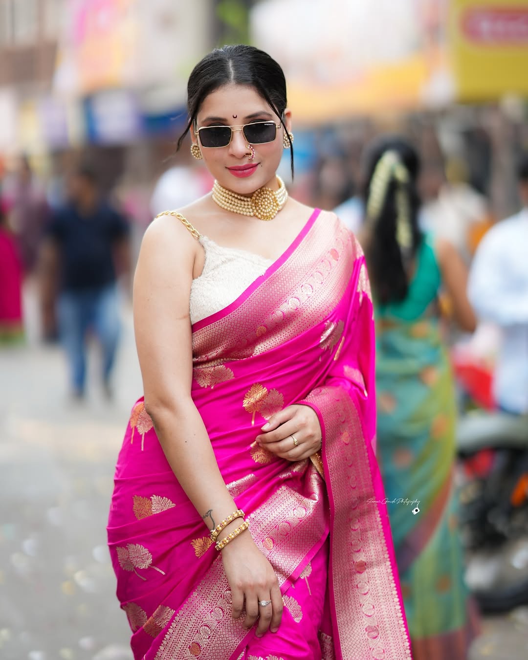 Nemesis Dark Pink Soft Silk Saree With Fugacious Blouse Piece