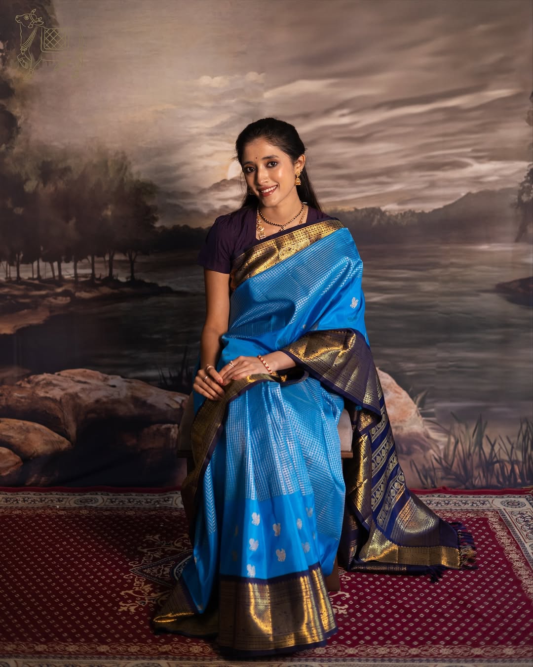 Majestic Firozi Soft Silk Saree With Luminous Blouse Piece