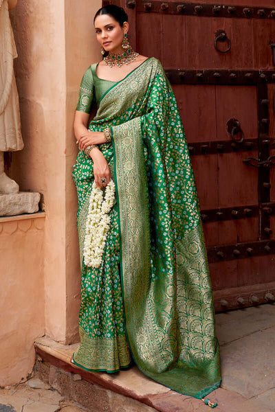 Enchanting Green Soft Silk Saree With Aplomb Blouse Piece