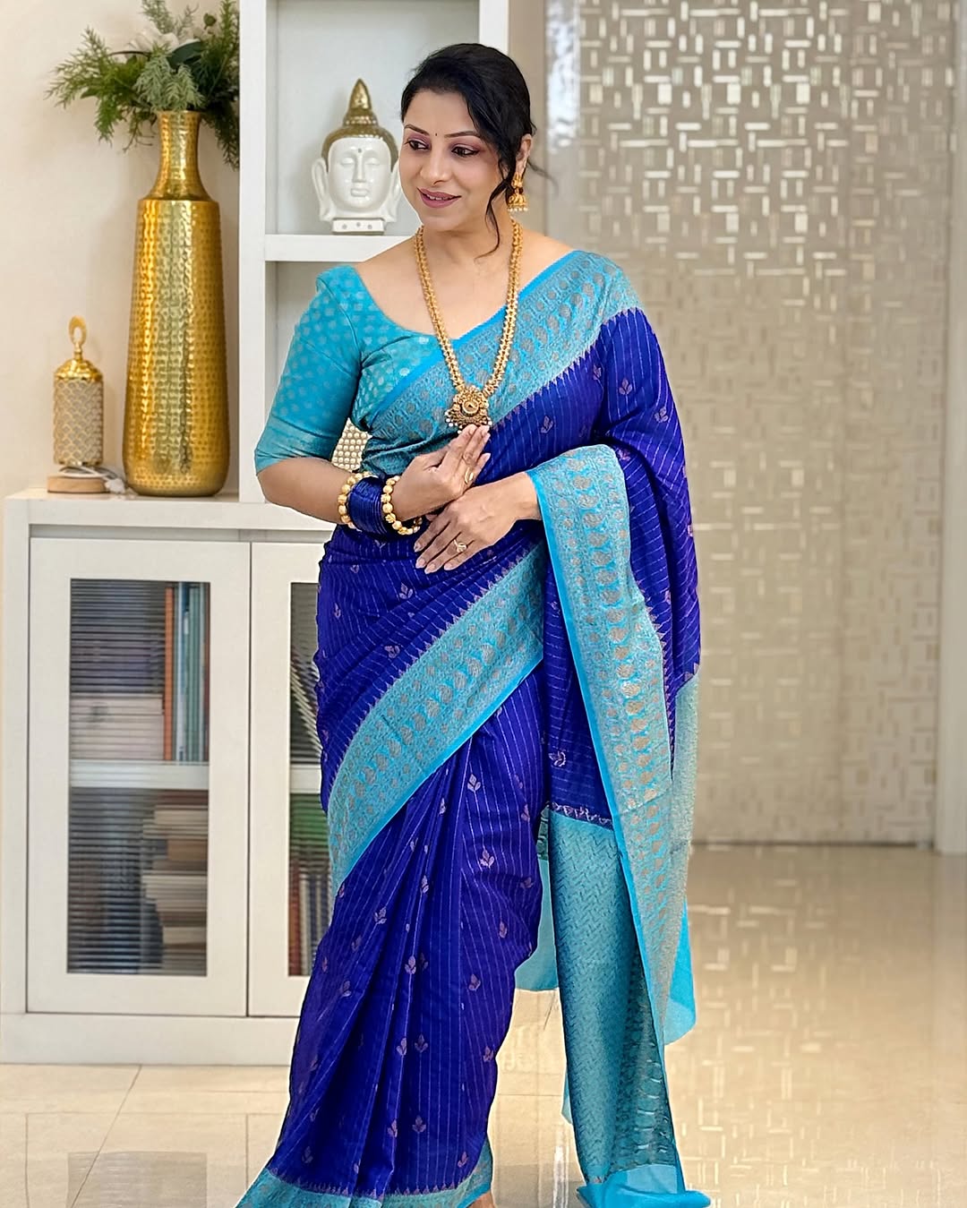 Skinny Blue Soft Silk Saree With Designer Blouse Piece