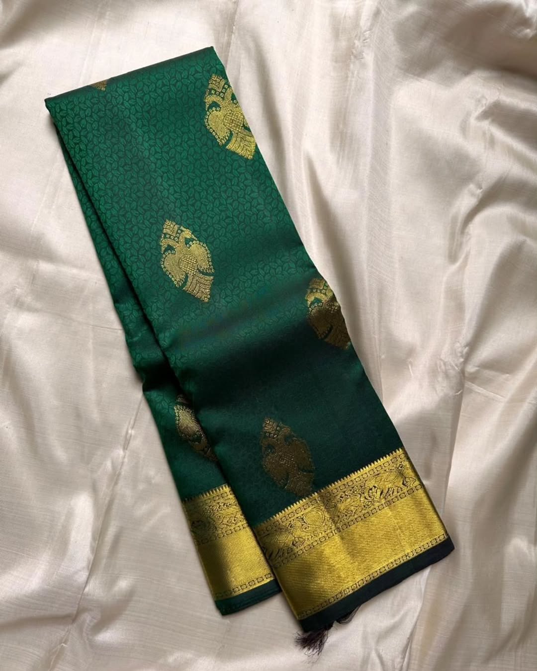 Desirable Dark Green Soft Banarasi Silk Saree With Whimsical Blouse Piece