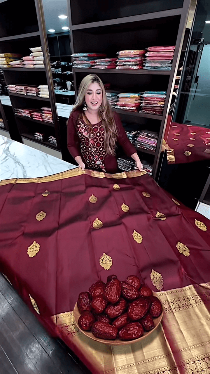 Eclat Maroon Soft Banarasi Silk Saree With Flameboyant Blouse Piece