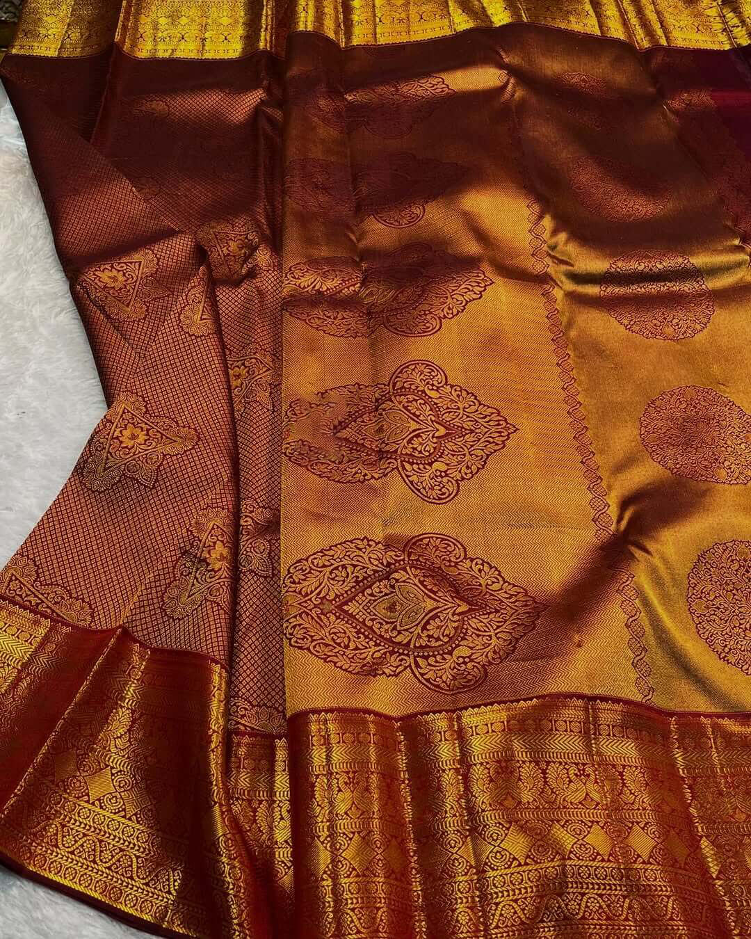 Tantalizing Maroon Soft Banarasi Silk Saree With Fugacious Blouse Piece