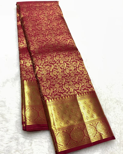 Admirable Red Soft Banarasi Silk Saree With Exquisite Blouse Piece