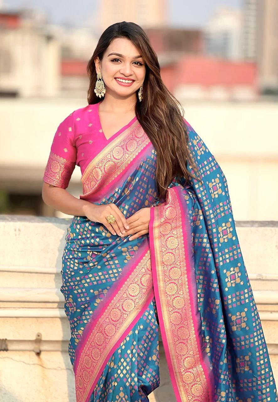 Gratifying Rama Soft Silk Saree With Gleaming Blouse Piece