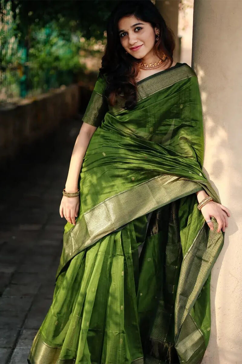 Dazzling Green Cotton Silk Saree With Beautiful Blouse Piece