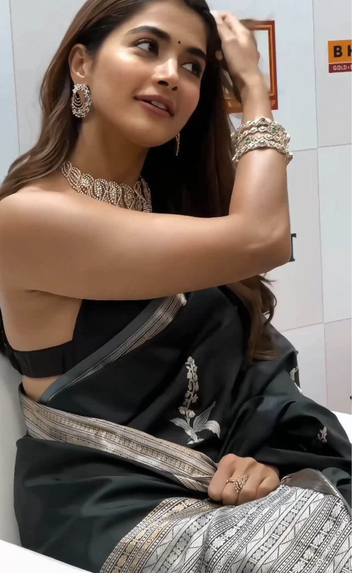 Quixotic Black Soft Silk Saree With Outstanding Blouse Piece