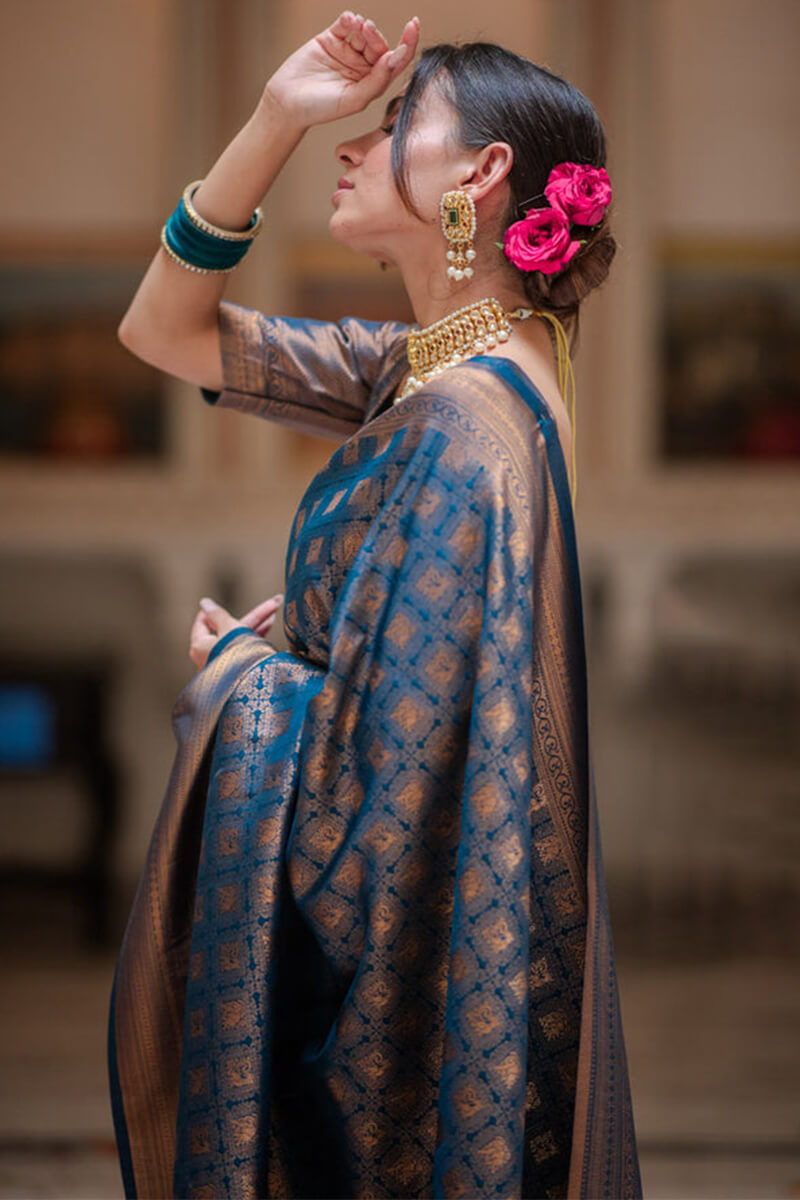 Invaluable Navy Blue Soft Silk Saree With Quixotic Blouse Piece