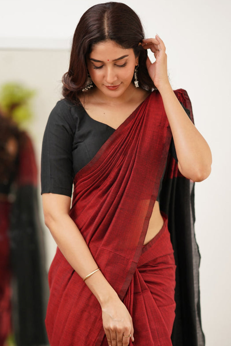 Staggering Red Cotton Silk Saree With Brood Blouse Piece