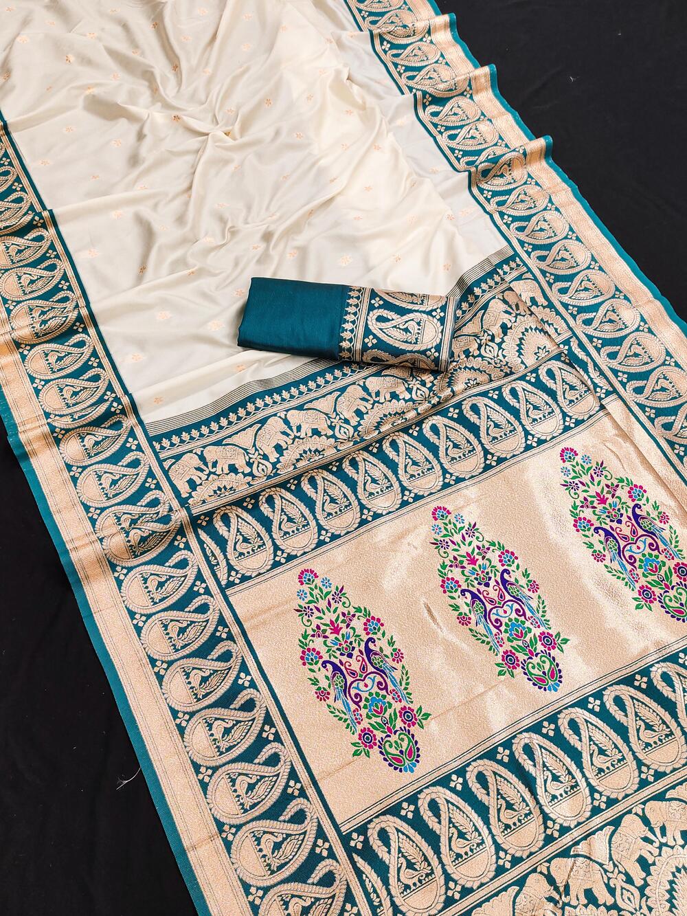 Glamorous Beige Paithani Silk Saree With Ravishing Blouse Piece