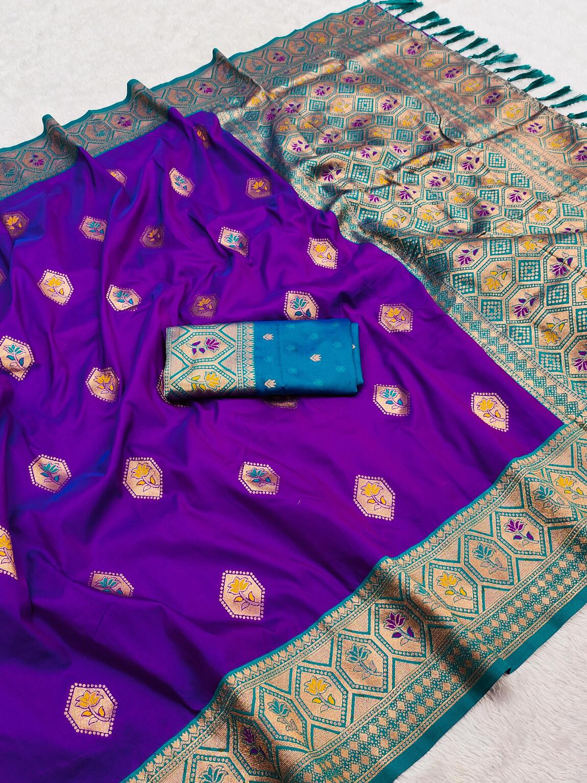 Staring Purple Soft Banarasi Silk Saree With Mesmerising Blouse Piece