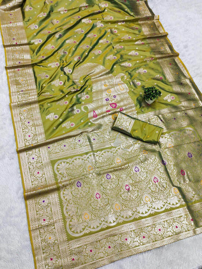 Felicitous Mehndi Soft Banarasi Silk Saree With Beleaguer Blouse Piece