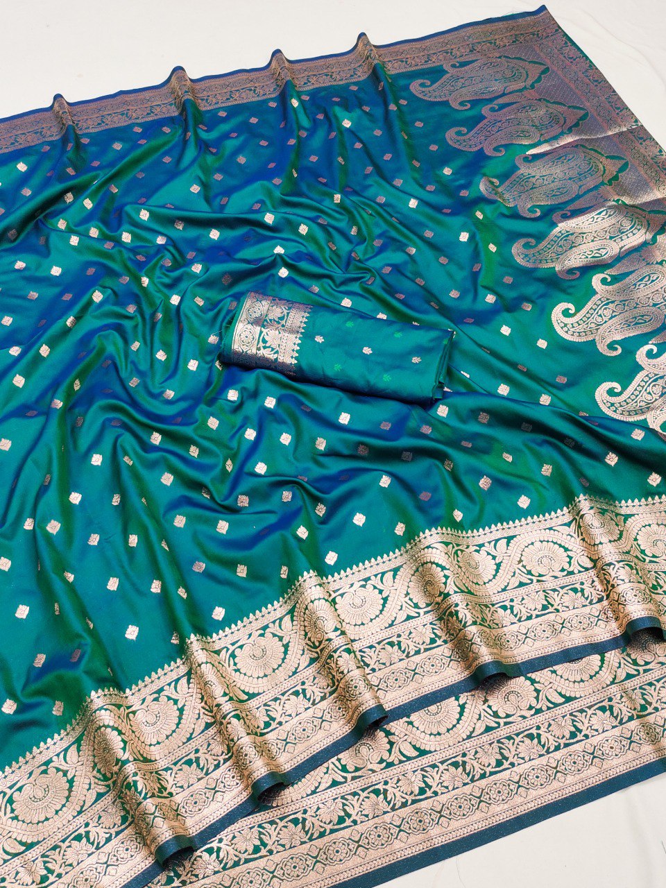 Unique Sea Green Soft Banarasi Silk Saree With Piquant Blouse Piece