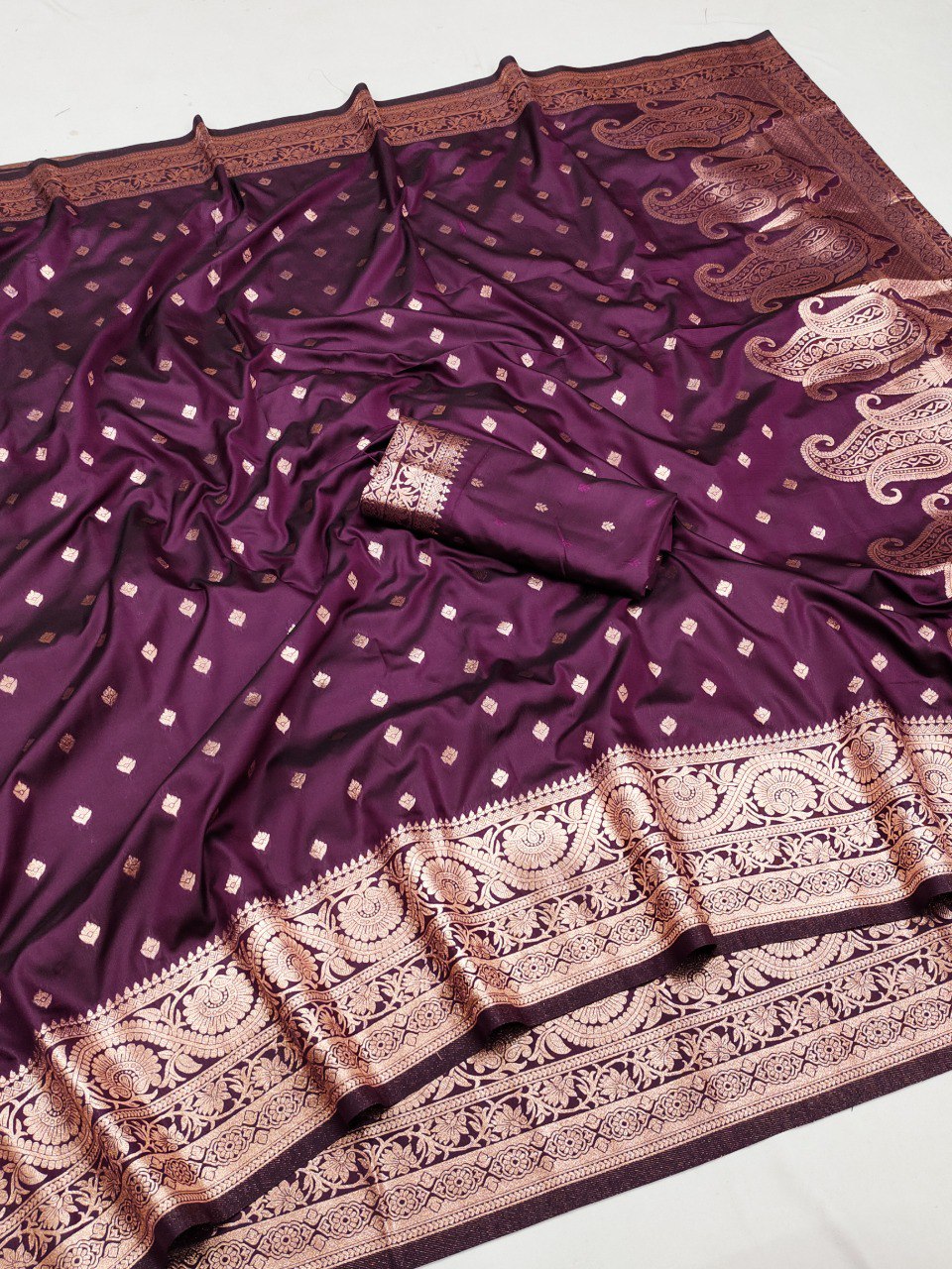 Enamoring Wine Soft Banarasi Silk Saree With Tantalizing Blouse Piece