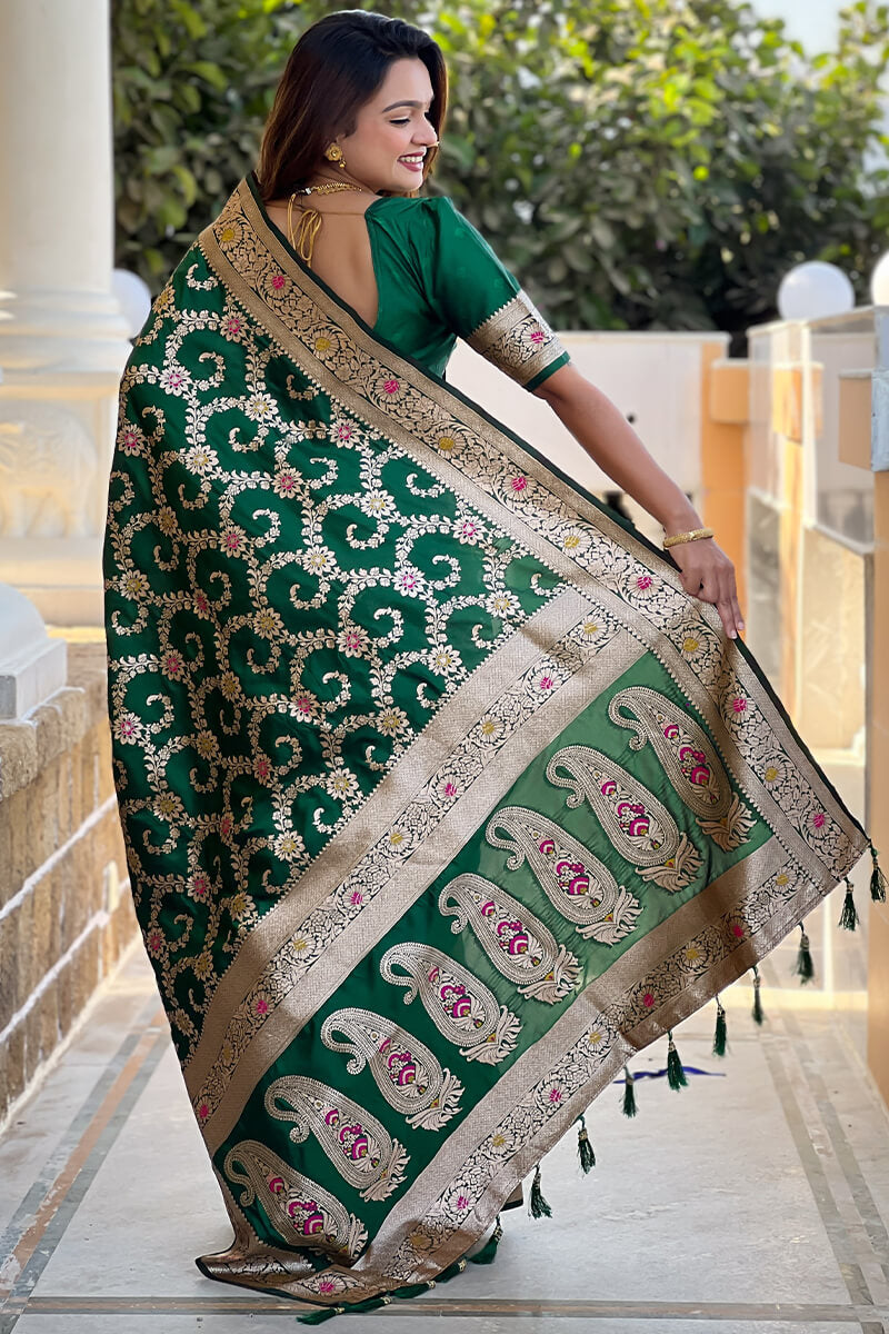 Innovative Dark Green Soft Banarasi Silk Saree With Lovely Blouse Piece