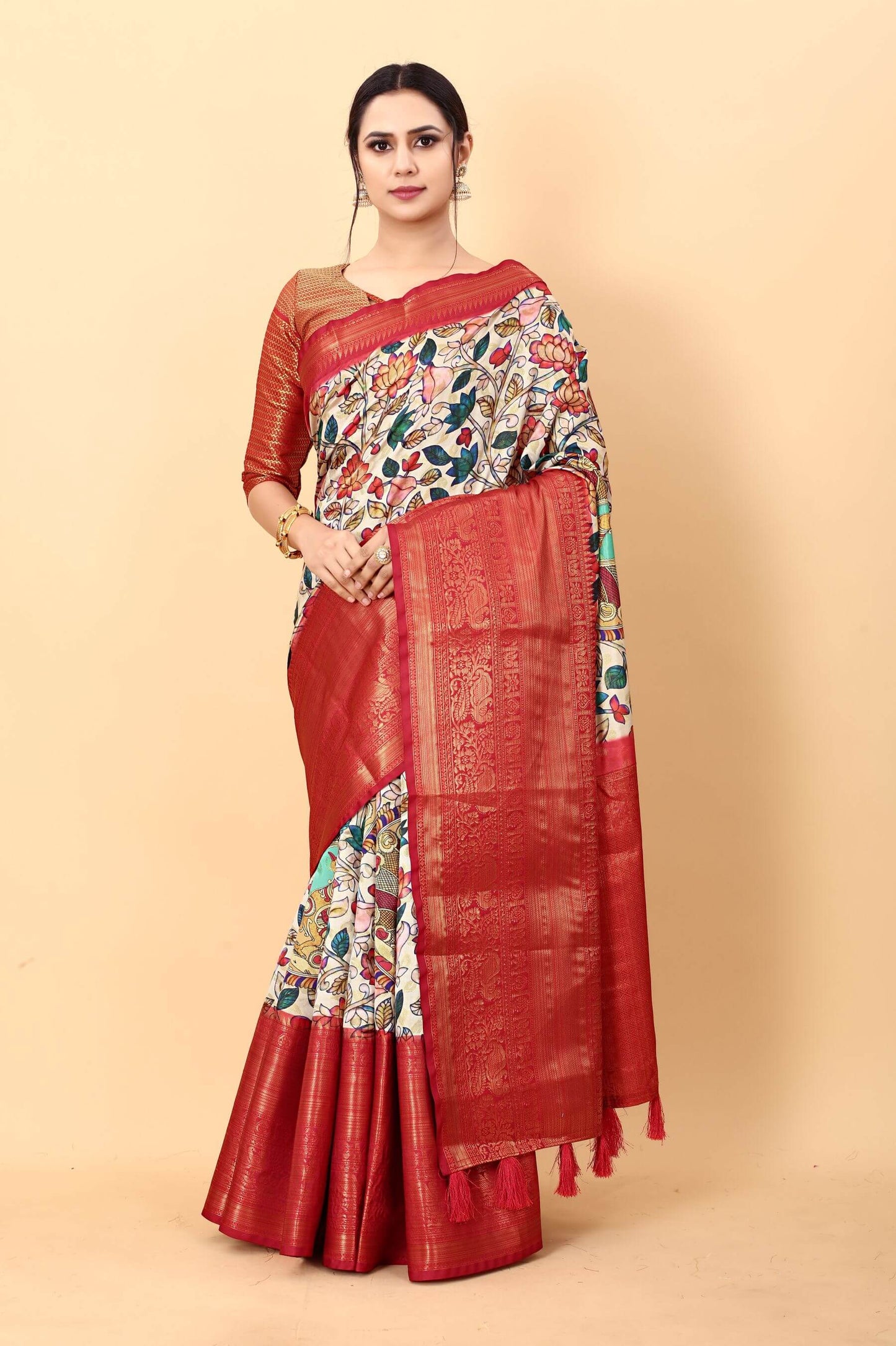 Amiable Beige Kalamkari Printed Saree With Symmetrical Blouse Piece