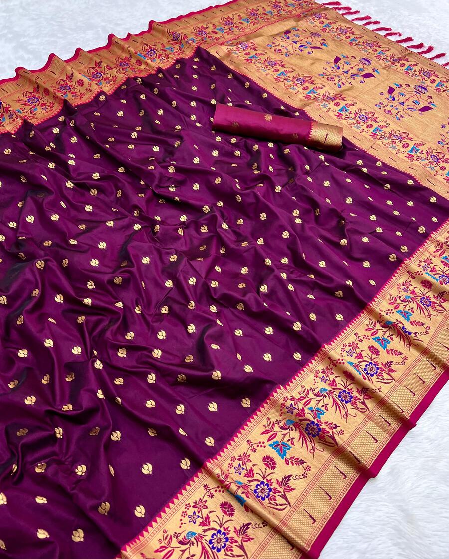 Magnificat Purple Paithani Silk Saree With Susurrous Blouse Piece