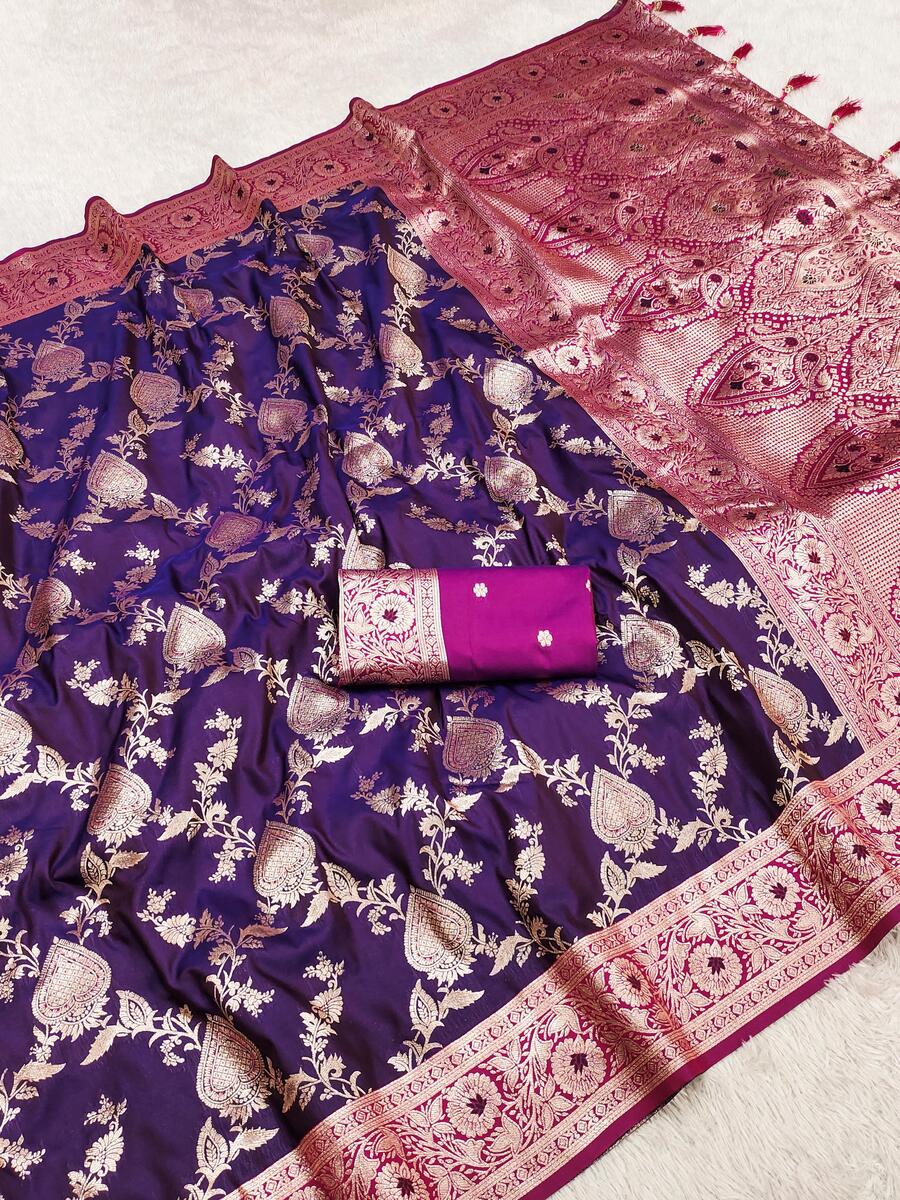 Admirable Purple Soft Banarasi Silk Saree With Incredible Blouse Piece