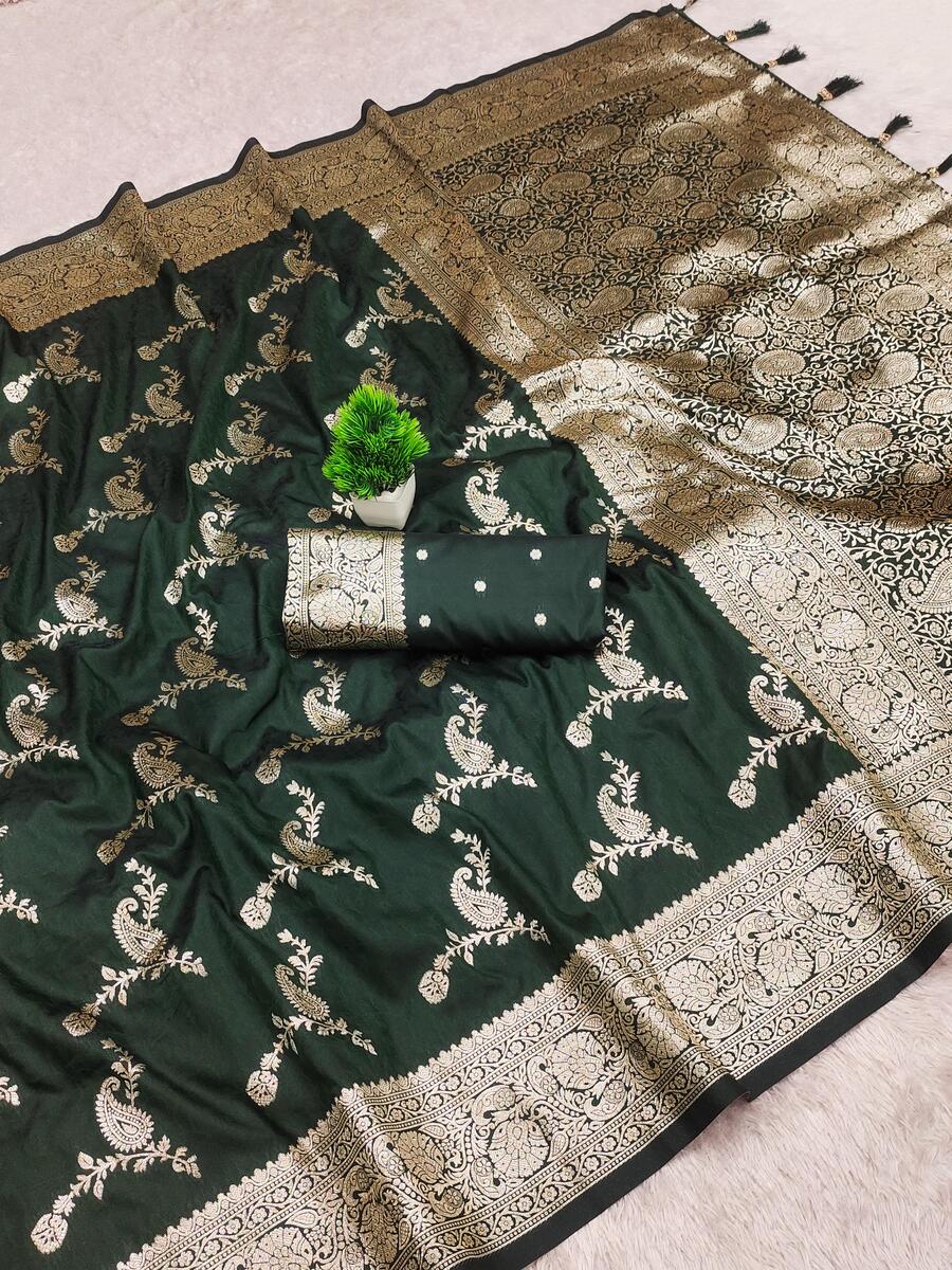 Tremendous Dark Green Soft Banarasi Silk Saree With Symmetrical Blouse Piece