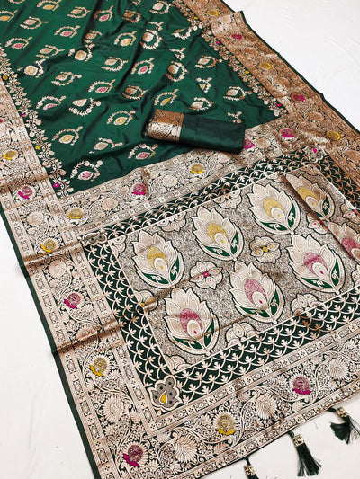 Exuberant Dark Green Soft Banarasi Silk Saree With Alluring Blouse Piece