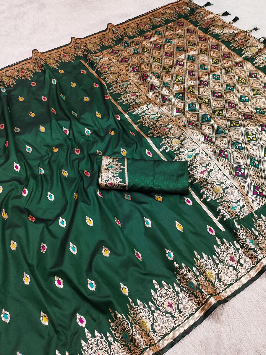 Classy Dark Green Soft Banarasi Silk Saree With Exuberant Blouse Piece