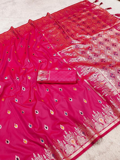 Adorning Dark Pink Rama Soft Banarasi Silk Saree With Lissome Blouse Piece