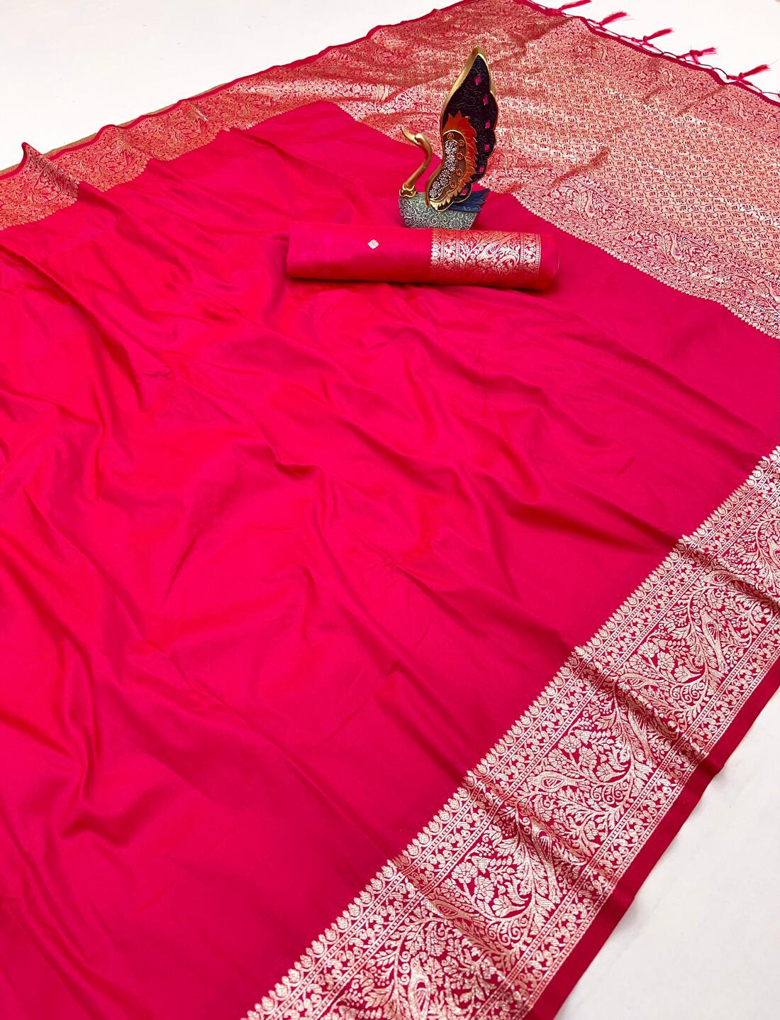 Smashing Dark Pink Soft Banarasi Silk Saree With Amiable Blouse Piece