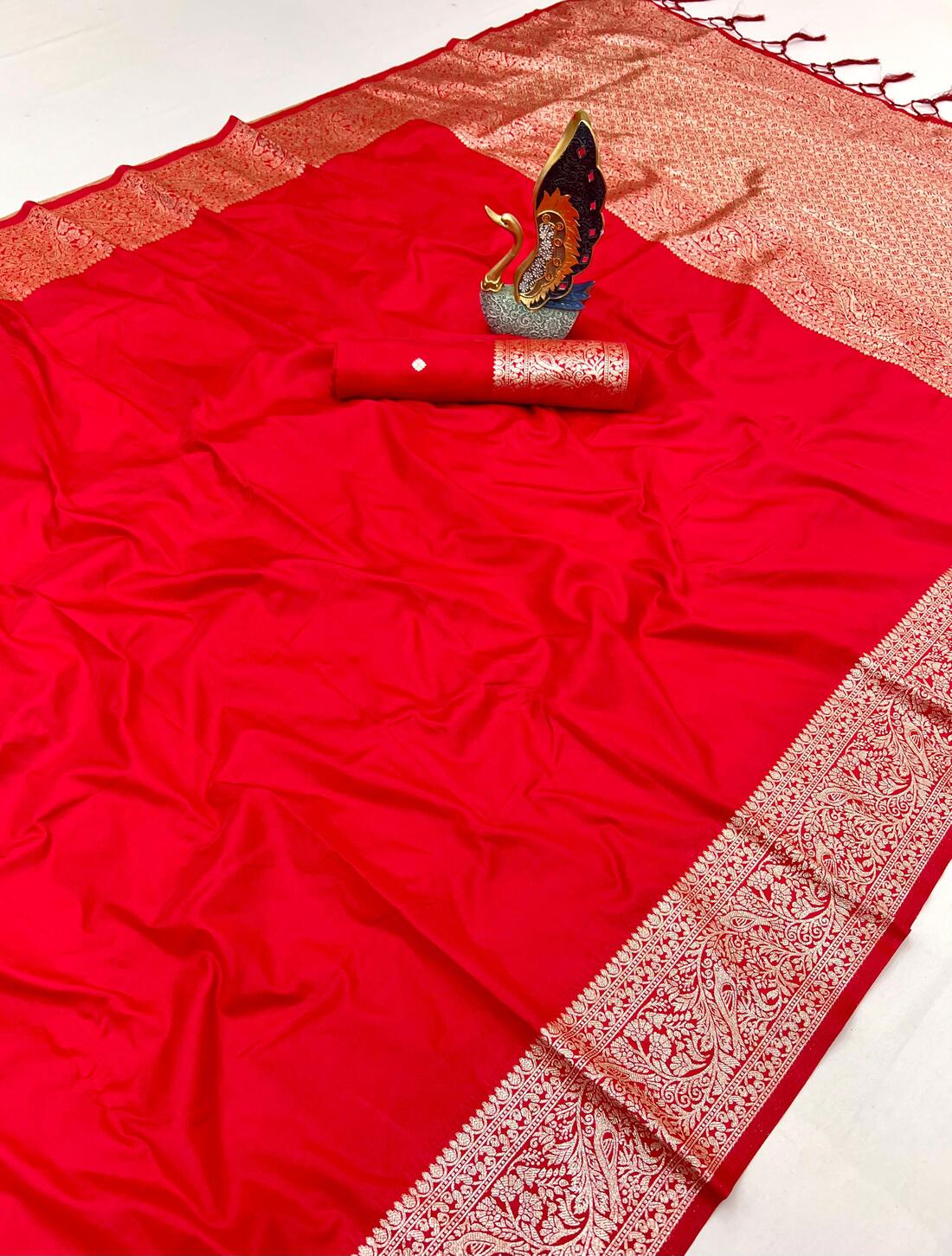 Vibrant Red Soft Banarasi Silk Saree With Mesmeric Blouse Piece