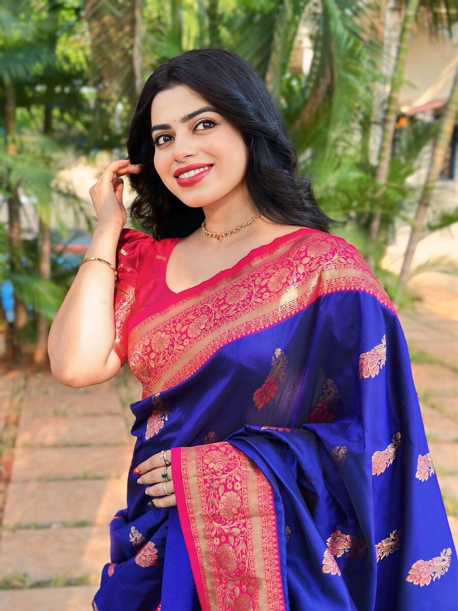 Innovative Royal Blue Soft Banarasi Silk Saree With Arresting Blouse Piece