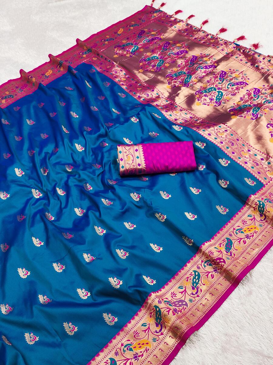 Inimitable Blue Paithani Silk Saree With Innovative Blouse Piece