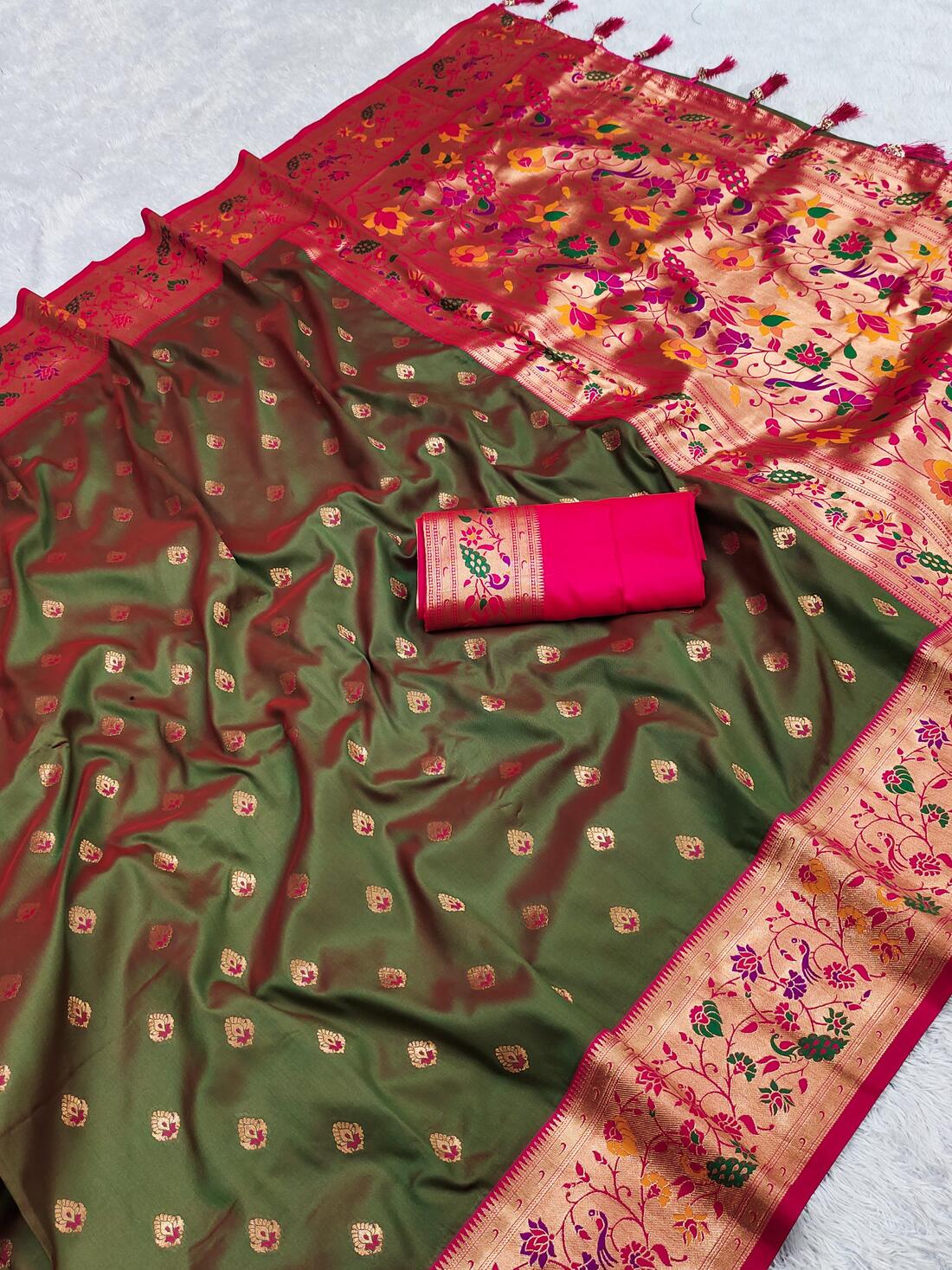 Prominent Green Paithani Silk Saree With Improbable Blouse Piece