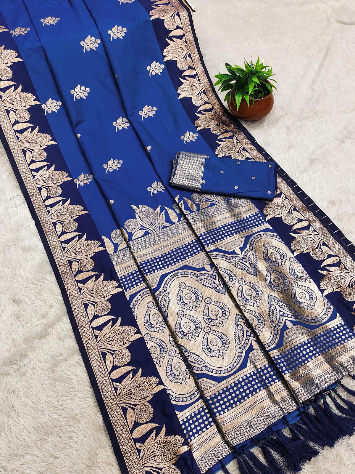 Girlish Navy Blue Soft Banarasi Silk Saree With Magnetic Blouse Piece