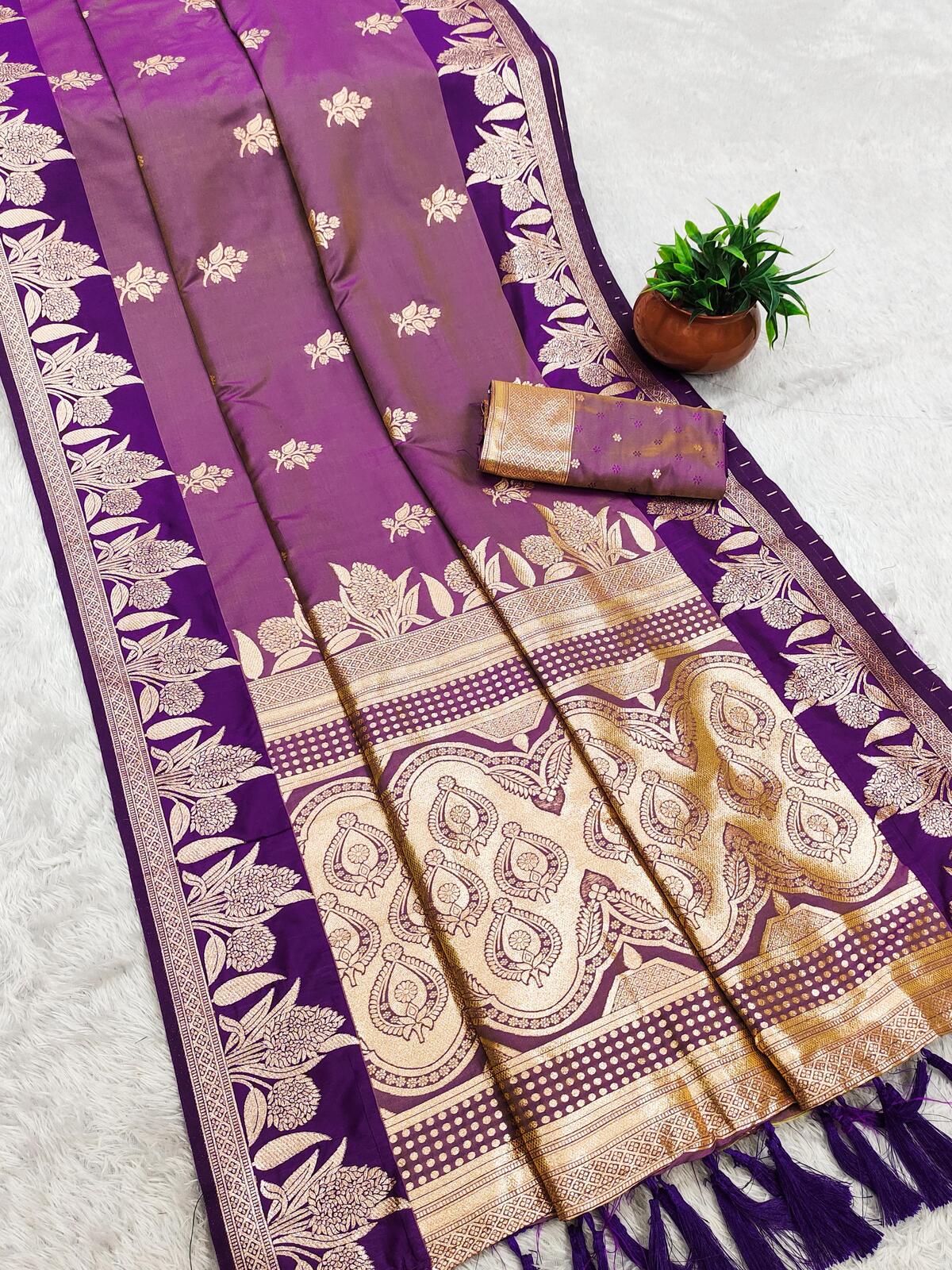 Artistic Purple Soft Banarasi Silk Saree With Invaluable Blouse Piece