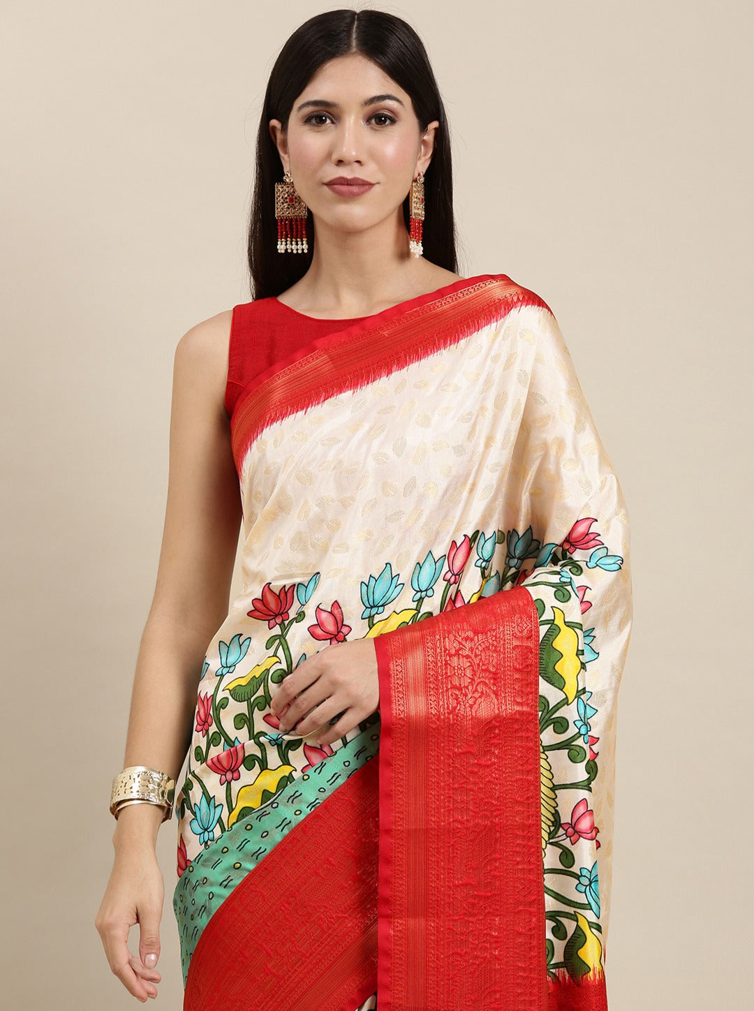Scintillating Beige Kalamkari Printed Saree With Flameboyant Blouse Piece