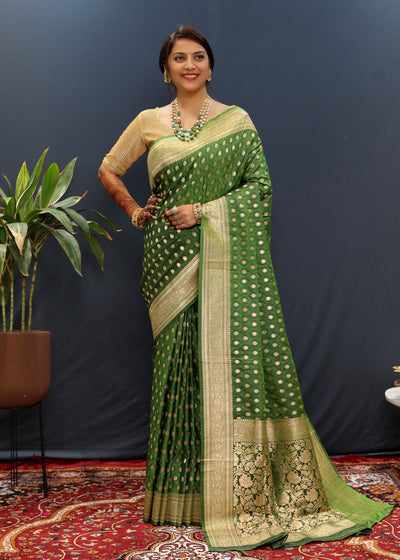 Woebegone Green Soft Banarasi Silk Saree With Confounding Blouse Piece