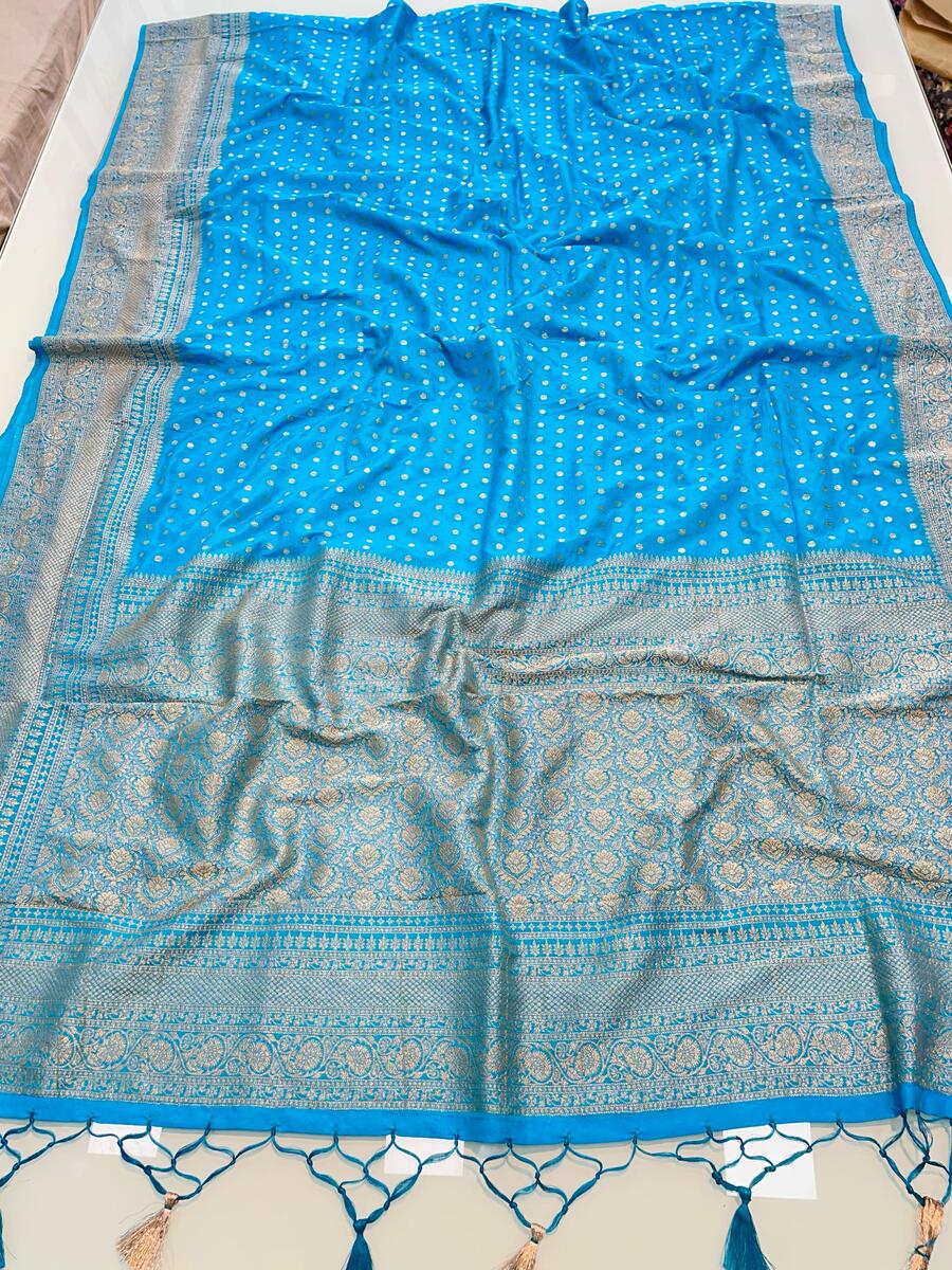 Bewitching Firozi Soft Banarasi Silk Saree With Pulsating Blouse Piece