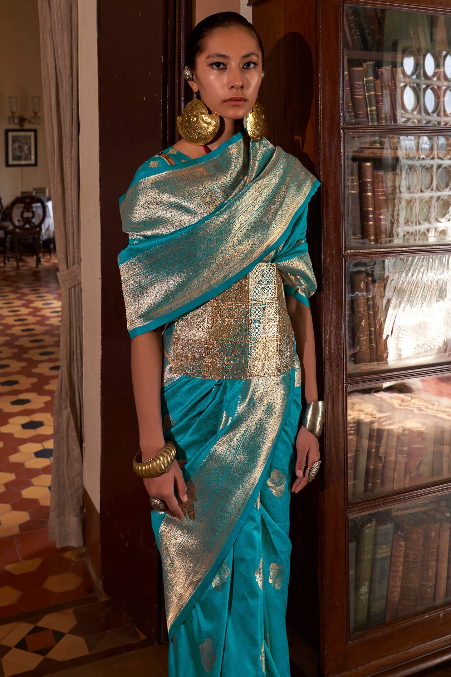 Sonorous Firozi Soft Banarasi Silk Saree With Charismatic Blouse Piece