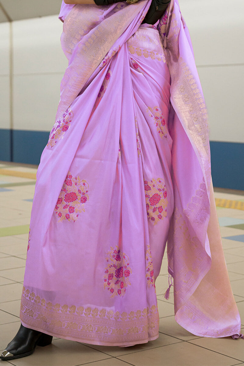 Tremendous Lavender Soft Banarasi Silk Saree With Jubilant Blouse Piece