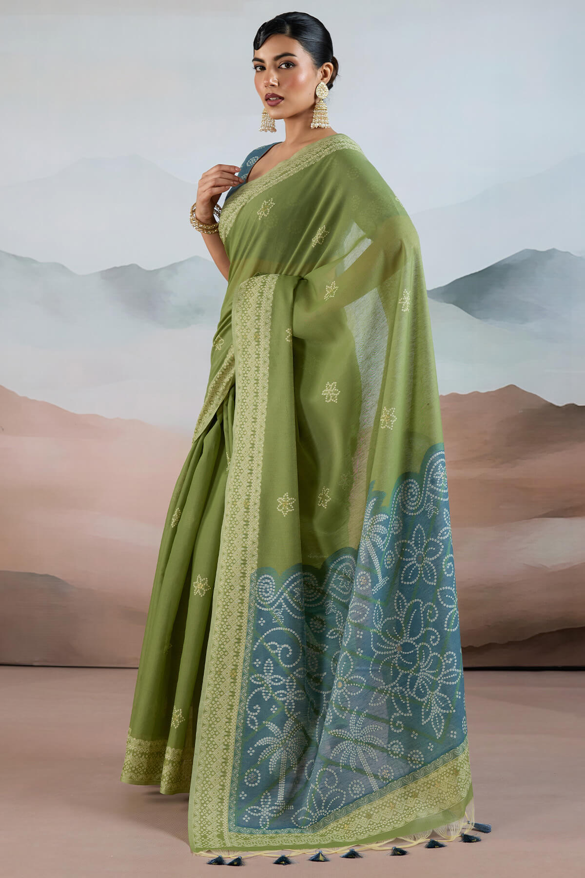 Elaborate Green Cotton Silk Saree With Flameboyant Blouse Piece