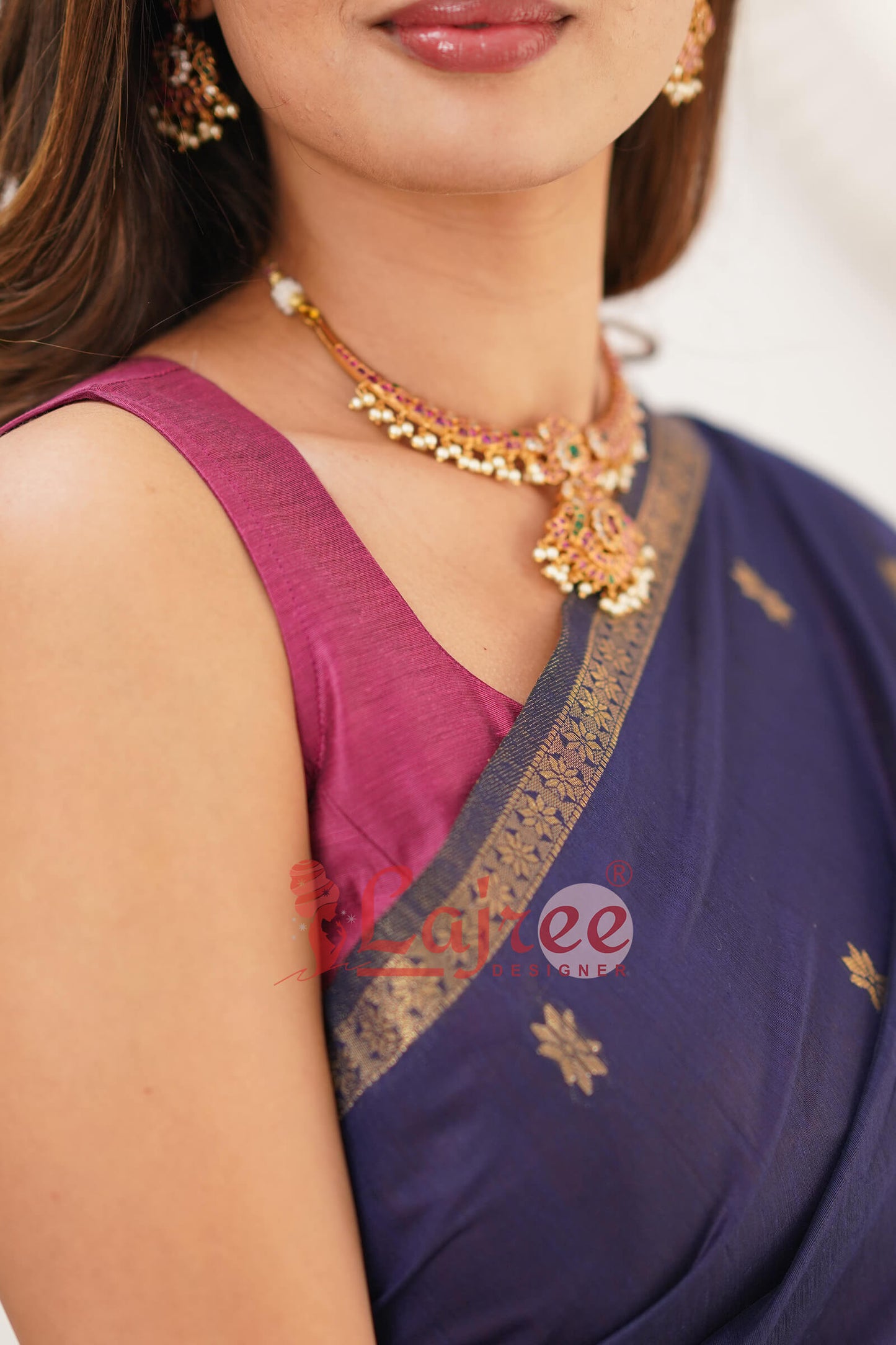 Sizzling Navy Blue Cotton Silk Saree With Mesmerising Blouse Piece