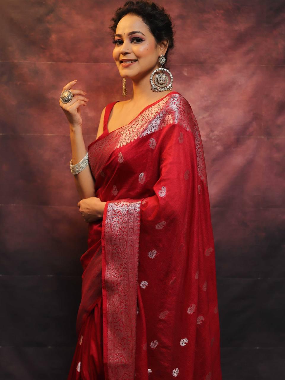 Appealing Red Soft Silk Saree With Blooming Blouse Piece