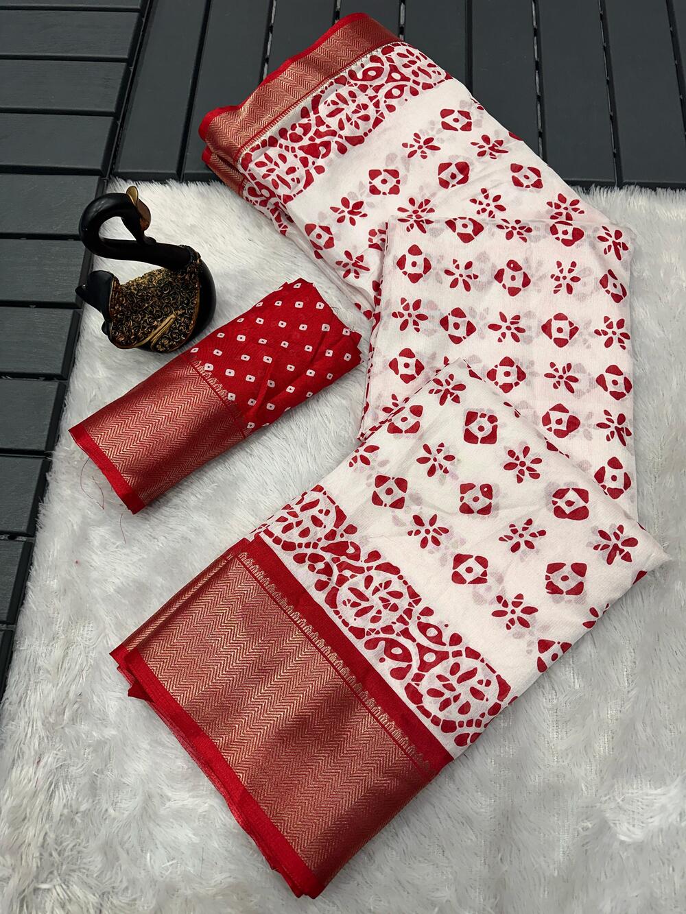 Magnificat Off White Digital Printed Dola Silk Saree With Glowing Blouse Piece