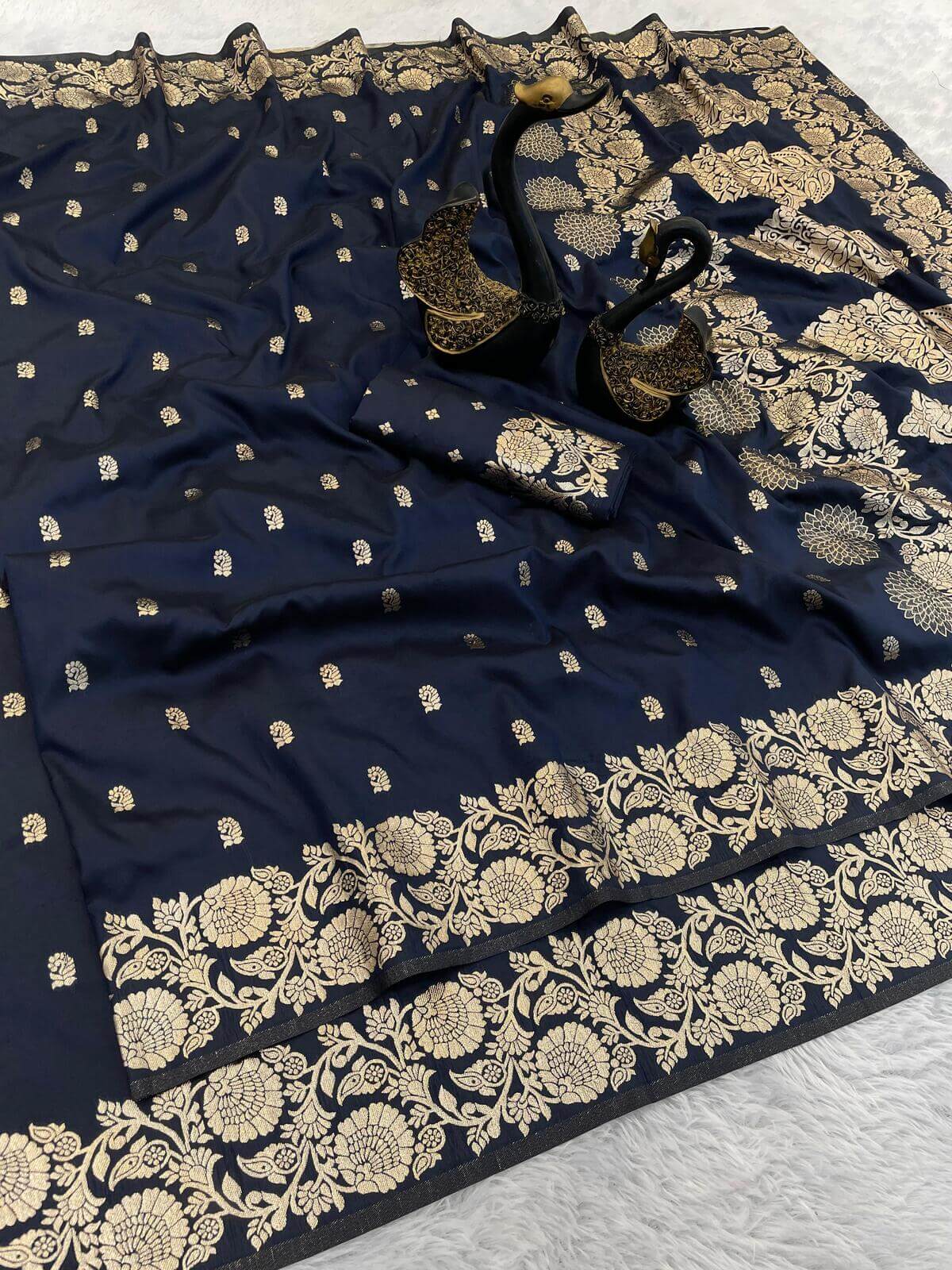 Epiphany Navy Blue Soft Banarasi Silk Saree With Dalliance Blouse Piece