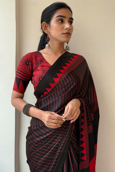 Unequalled Black Digital Printed Crape Silk Saree With Winsome Blouse Piece